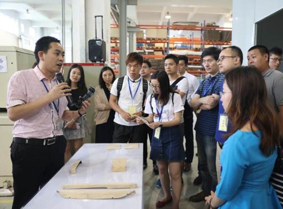 斯特的极致天窗工艺瓦力棋牌遇见伟巴(图2)