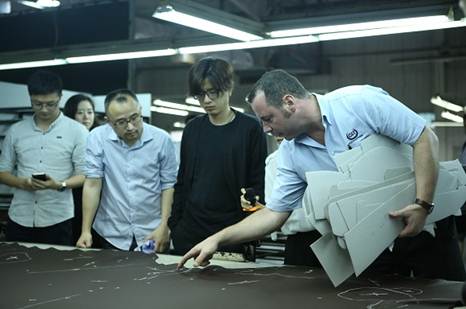 斯特的极致天窗工艺瓦力棋牌遇见伟巴(图21)